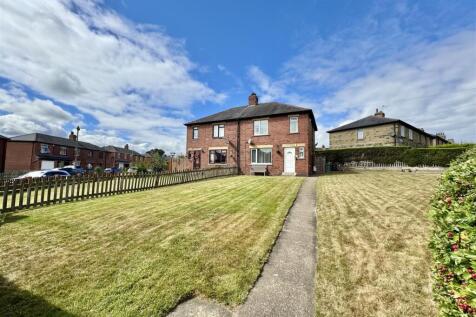 Windmill Crescent, Skelmanthorpe, HD8... 3 bed semi