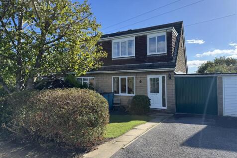 Ponker Nook Lane, Skelmanthorpe, HD8 9AJ 3 bed semi