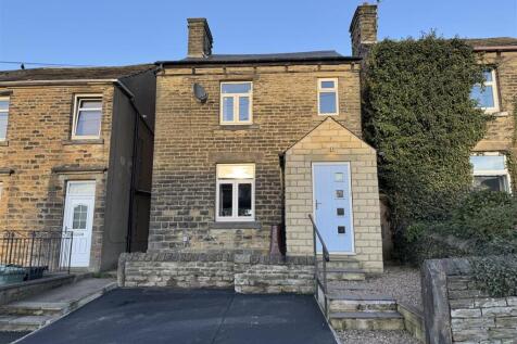 Beaumont Street, Emley, Huddersfield... 3 bed detached house for sale
