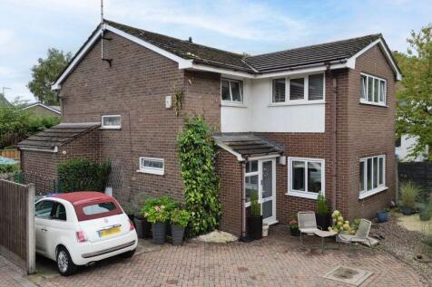 Plover Close, Rochdale 4 bed detached house for sale