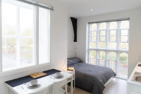 Studio flat for sale