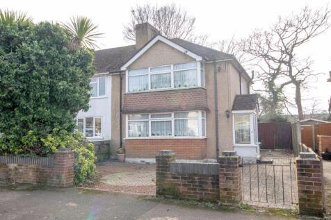 Totton 2 bed end of terrace house for sale