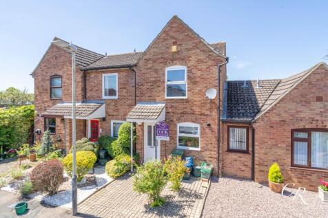 2 bedroom semi-detached house for sale