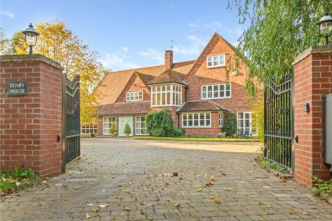 5 bedroom detached house for sale