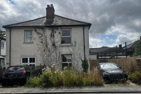 2 bedroom semi-detached house for sale