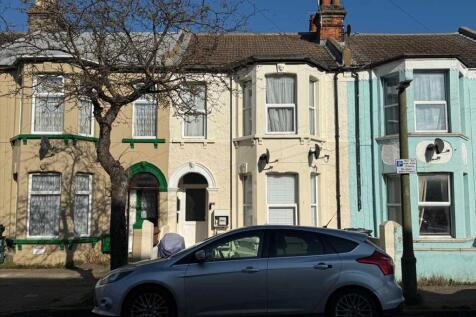 Clacton on Sea CO15 1 bed apartment for sale