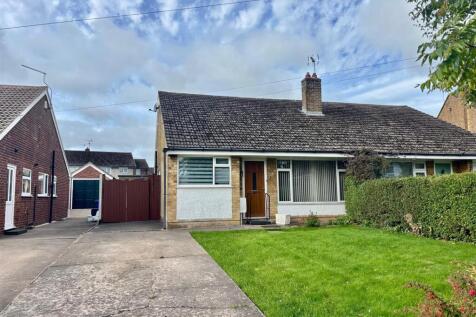 3 bedroom semi-detached bungalow for sale