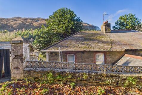 Plasycoed Road, Pontnewynydd, Pontypool 3 bed semi