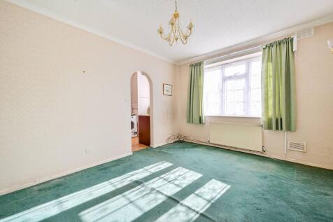 Sundew Avenue, Shepherd's Bush... 2 bed semi