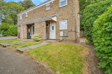 1 bedroom ground floor flat for sale
