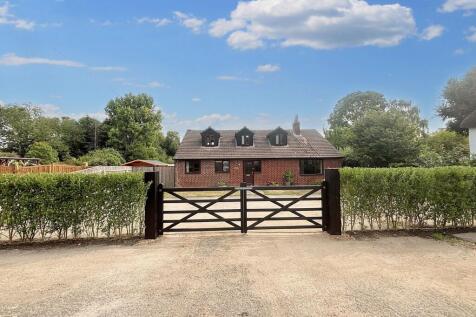 6 bedroom detached house for sale