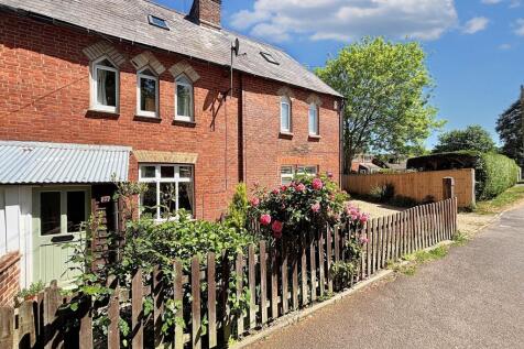 4 bedroom cottage for sale