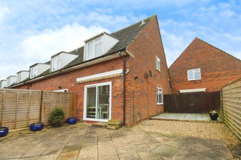 2 bedroom end of terrace house for sale