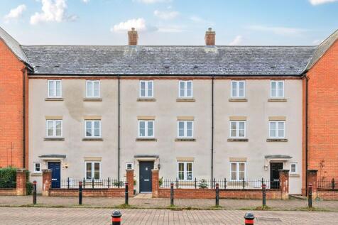 4 bedroom terraced house for sale