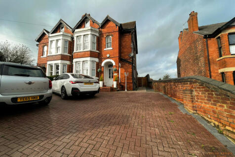 4 bedroom semi-detached house for sale