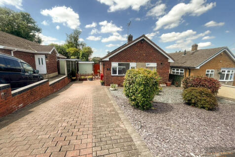 2 bedroom detached bungalow for sale