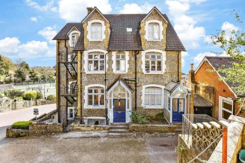 2 bedroom ground floor flat for sale
