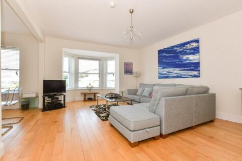 3 bedroom flat for sale