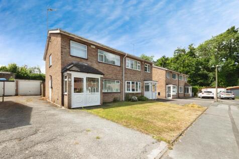 3 bedroom semi-detached house for sale