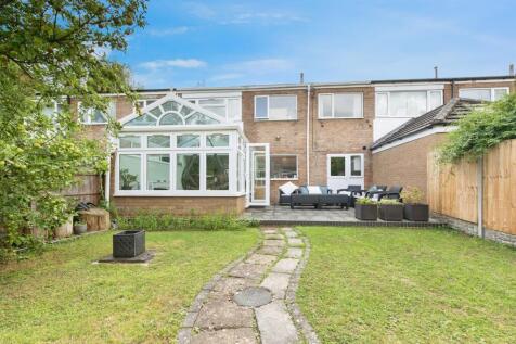 4 bedroom link detached house for sale