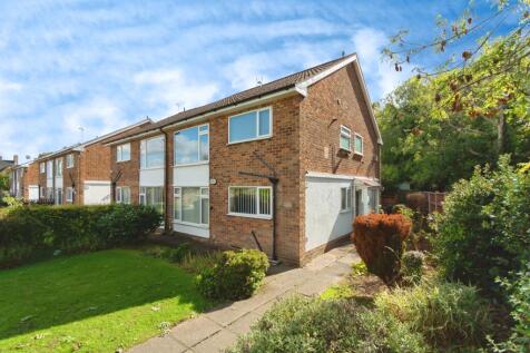 2 bedroom maisonette for sale