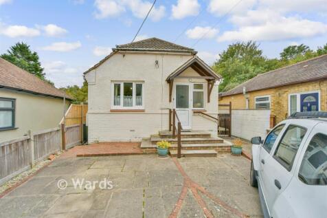 Maidstone Road, Sittingbourne ME9 2 bed detached bungalow for sale