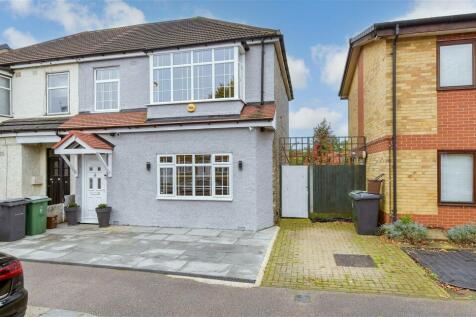 3 bedroom semi-detached house for sale