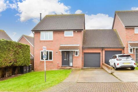 3 bedroom link detached house for sale