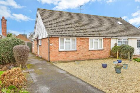 2 bedroom semi-detached bungalow for sale