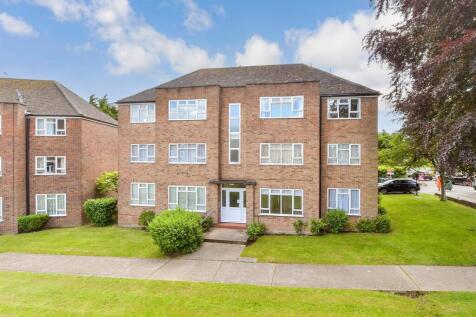 2 bedroom ground floor flat for sale