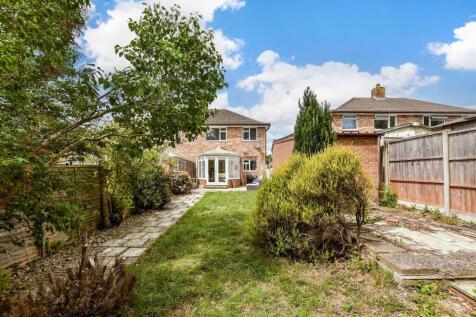 Copsleigh Avenue, Redhill RH1 3 bed semi