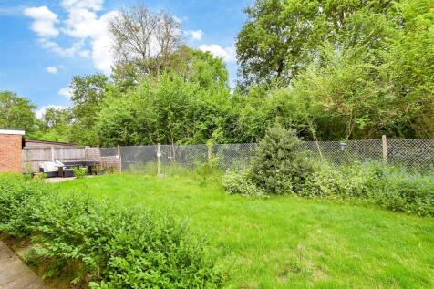 5 bedroom semi-detached house for sale