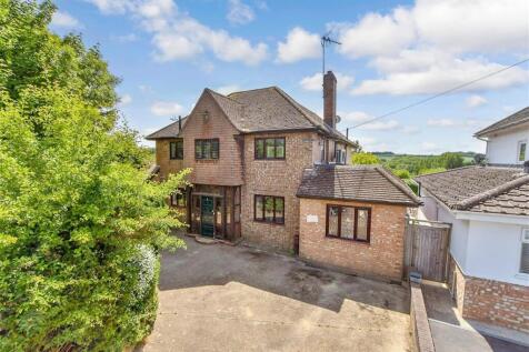 Tonbridge Road, Maidstone ME18 5 bed detached house for sale