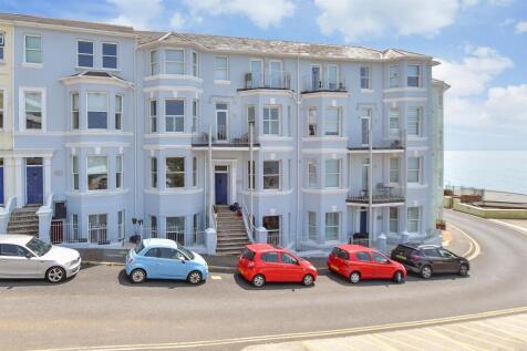 Hambrough House, Ventnor PO38 3 bed flat for sale