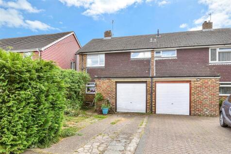 Vernon Close, Sevenoaks TN15 3 bed semi