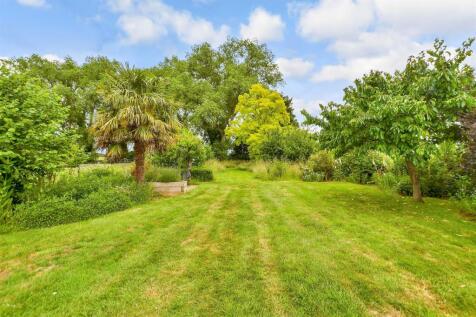 Bush Road, Tonbridge TN12 3 bed detached house for sale