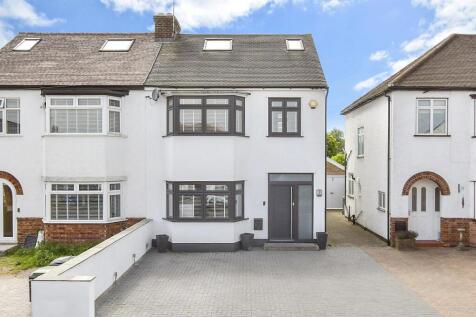 Townmead Road, Waltham Abbey EN9 4 bed semi