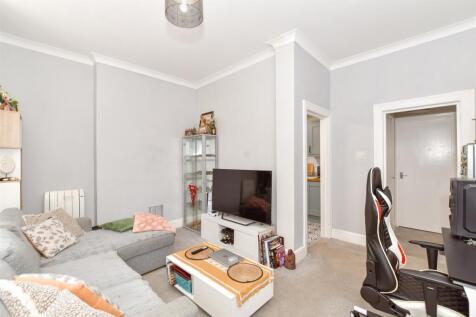 1 bedroom ground floor flat for sale