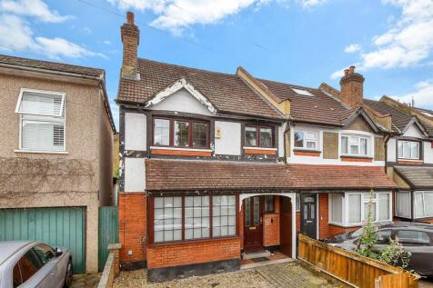 Clifton Road, Wallington SM6 3 bed semi