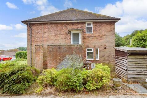 2 bedroom maisonette for sale