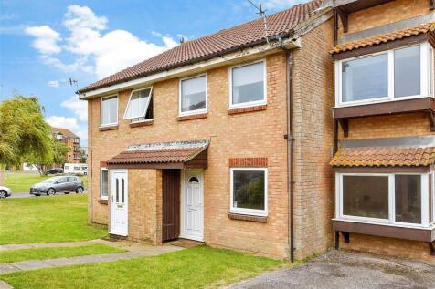 1 bedroom ground floor flat for sale