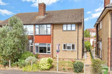 Eastern Avenue East, Romford RM1 2 bed ground floor maisonette for sale