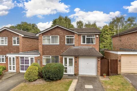 Cypress Way, Banstead SM7 4 bed link detached house for sale