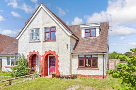Hall Cottages, Eastergate PO20 3 bed semi