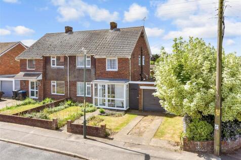 3 bedroom semi-detached house for sale