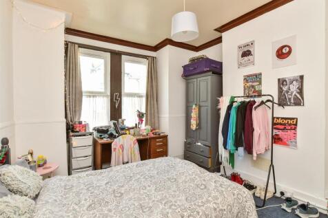 5 bedroom terraced house for sale