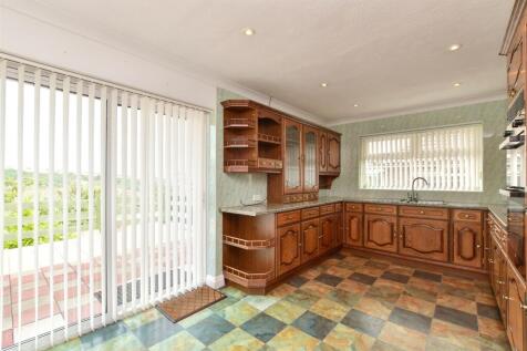 2 bedroom semi-detached bungalow for sale
