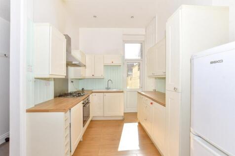 2 bedroom ground floor flat for sale