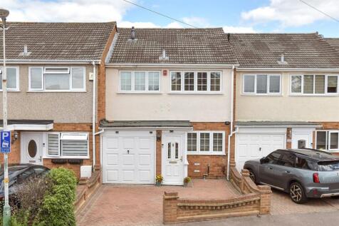 Roding Way, Rainham RM13 3 bed terraced house for sale
