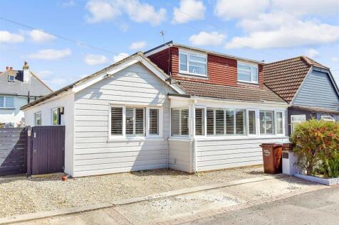 4 bedroom link detached house for sale